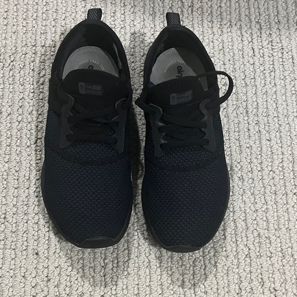 New Balance Men's Black Sneakers